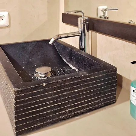9 Pers, Jacuzzi Parc Regional Languedoc Proche Roquebrun Villa Berlou