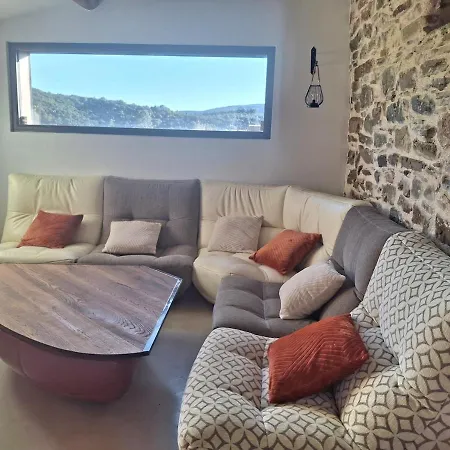 9 Pers, Jacuzzi Parc Regional Languedoc Proche Roquebrun Villa *